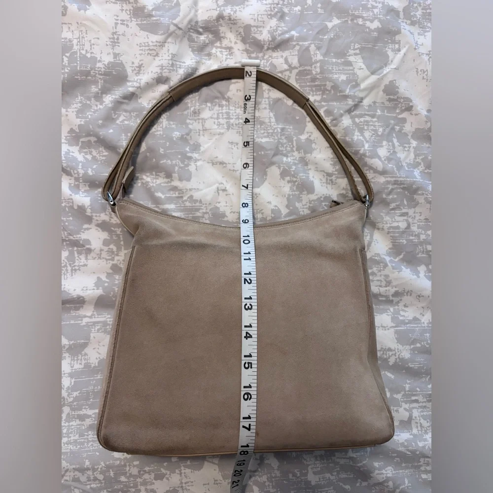 Gucci Beige Suede Hobo Shoulder Bag - Picture 11 of 14